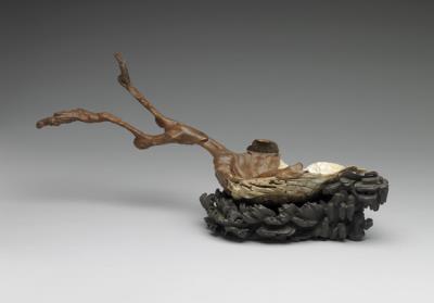 图片[2]-Seashell naturally embedded in tree root, Qing dynasty, Qianlong reign (1736-1795)-China Archive